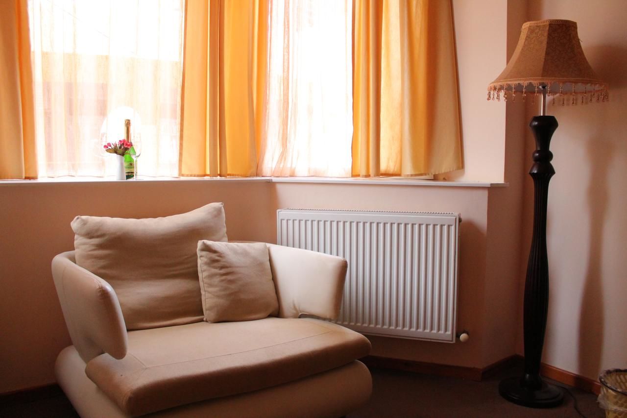 Отели типа «постель и завтрак» Vake Hotel Тбилиси-16
