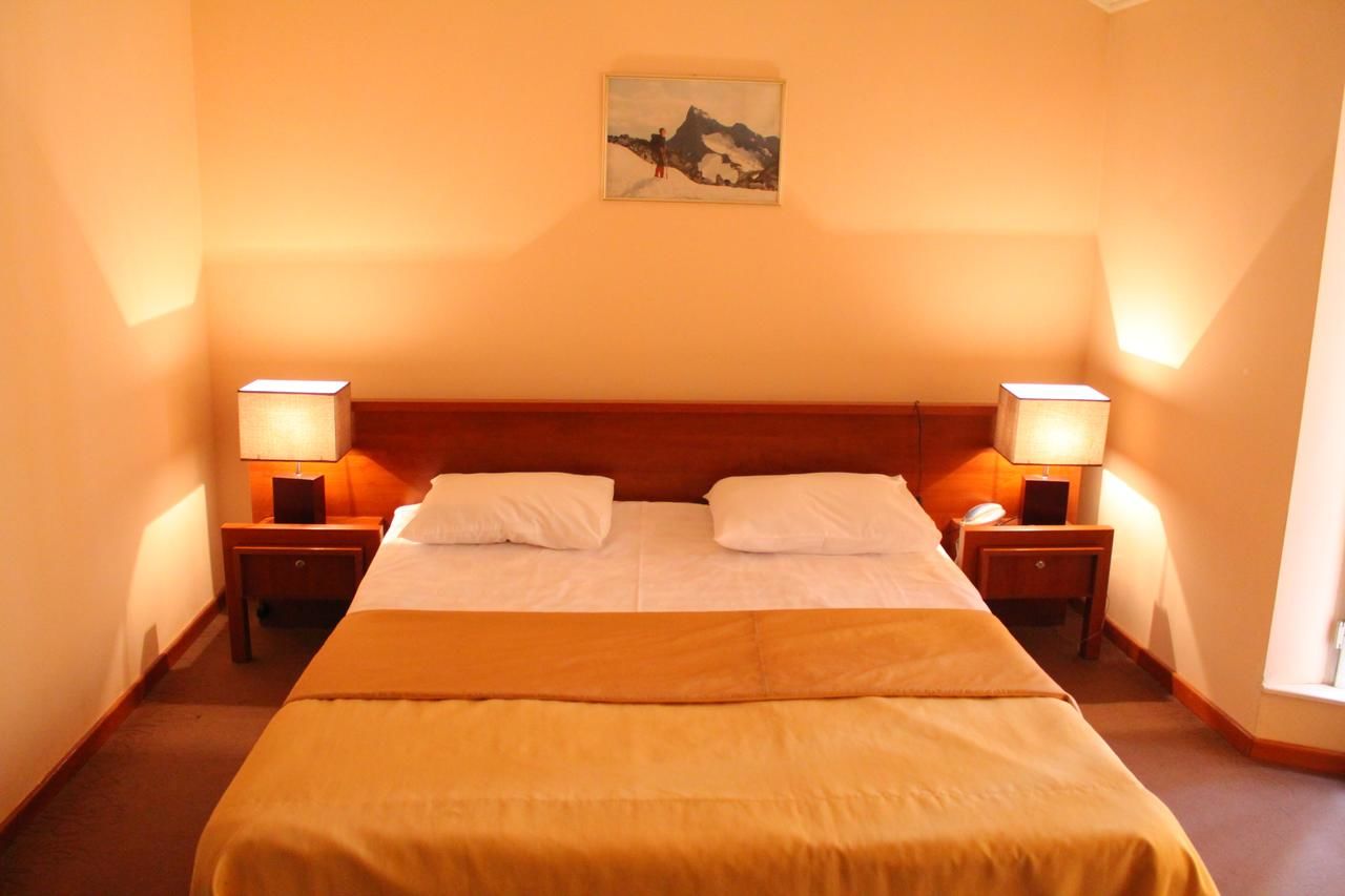 Отели типа «постель и завтрак» Vake Hotel Тбилиси-17