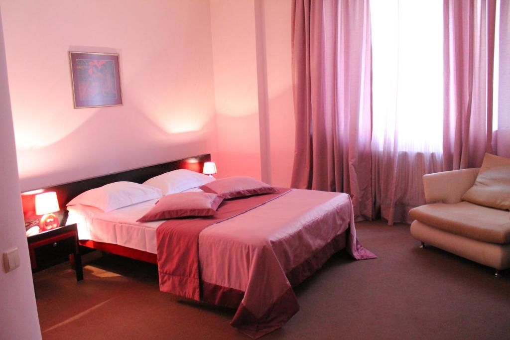 Отели типа «постель и завтрак» Vake Hotel Тбилиси-41