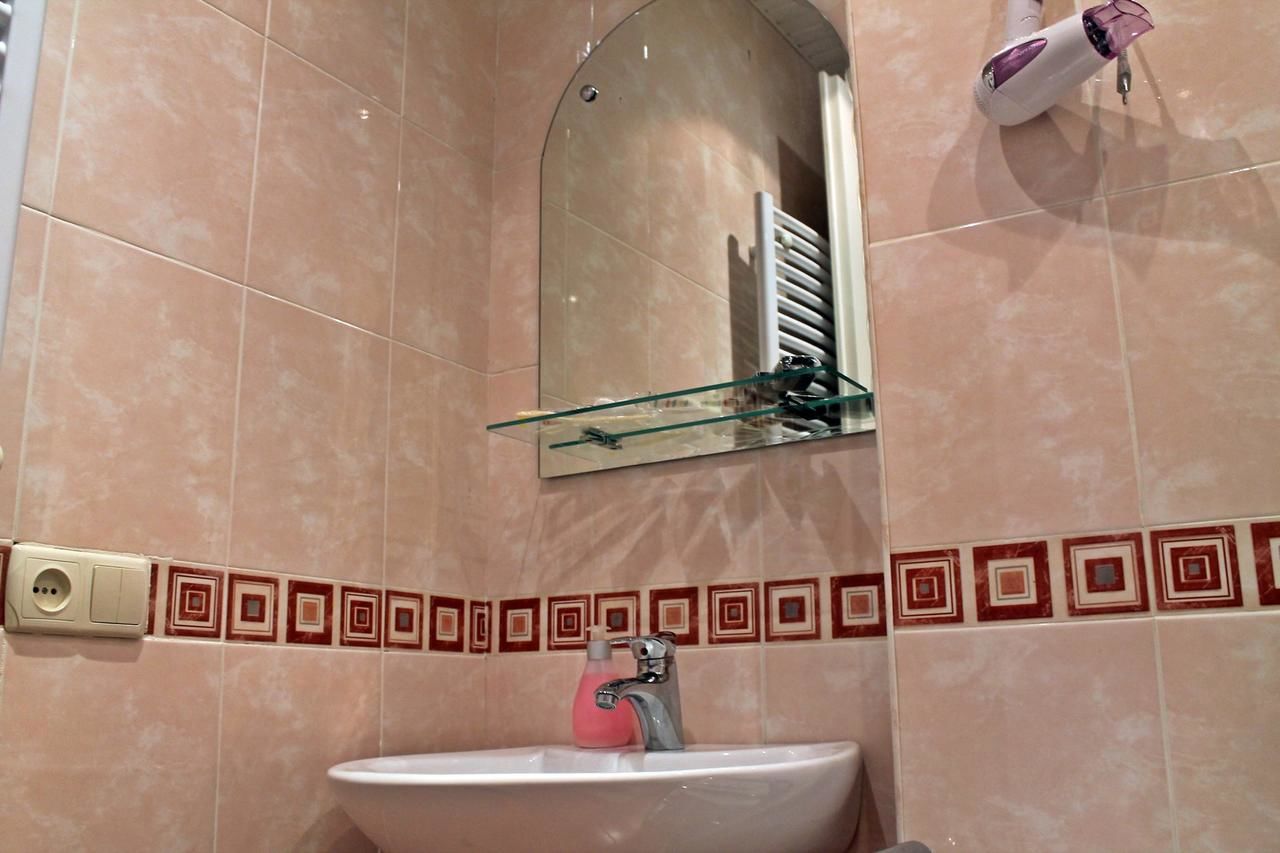 Отели типа «постель и завтрак» Vake Hotel Тбилиси-7