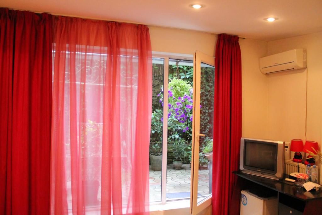 Отели типа «постель и завтрак» Vake Hotel Тбилиси-43