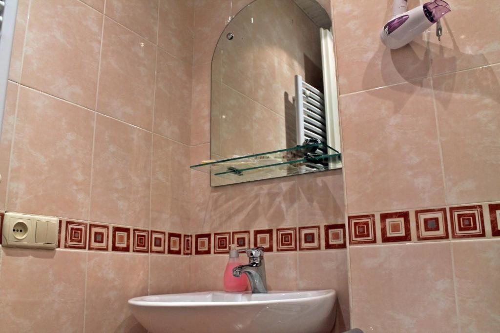 Отели типа «постель и завтрак» Vake Hotel Тбилиси-46