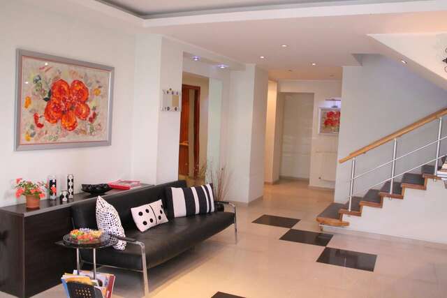Отели типа «постель и завтрак» Vake Hotel Тбилиси-18
