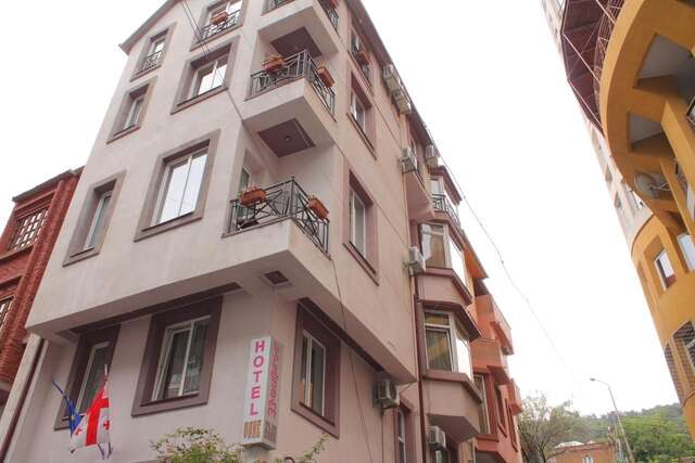 Отели типа «постель и завтрак» Vake Hotel Тбилиси-11